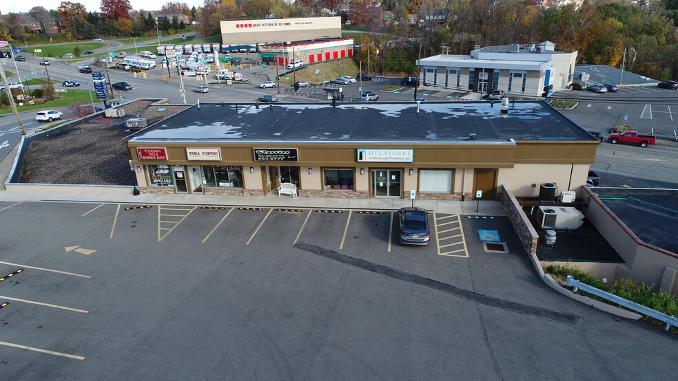 25 Clairton Blvd, Pleasant Hills, PA en alquiler - Foto del edificio - Imagen 2 de 2