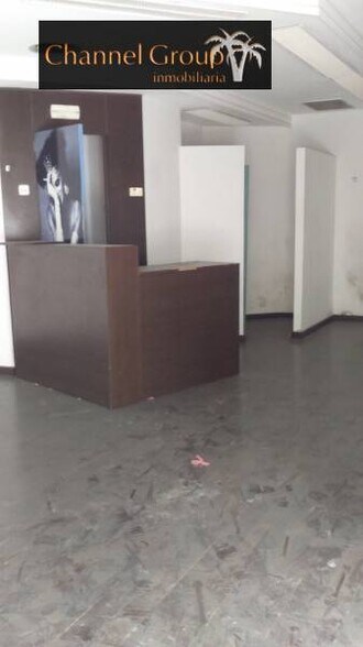 Local en Elche, Alicante en alquiler - Foto del edificio - Imagen 2 de 4