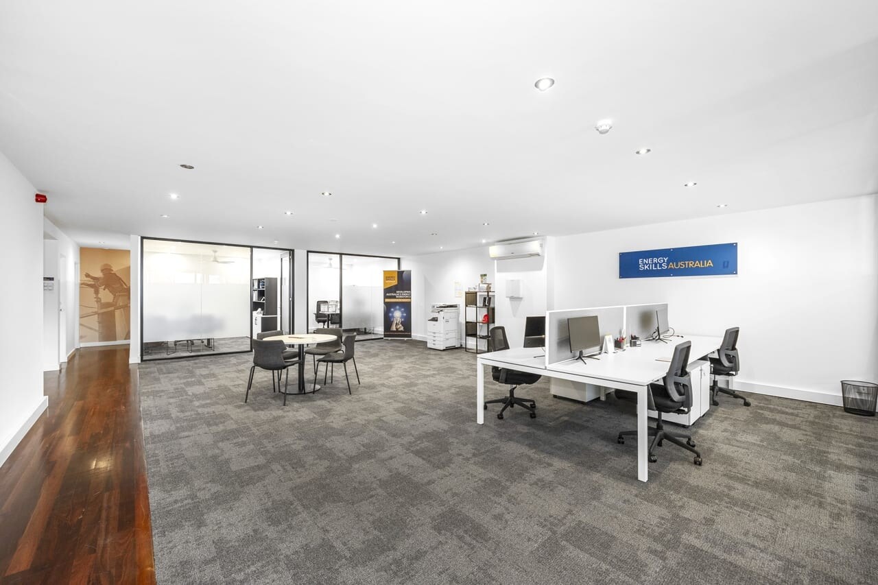 2 Kent Pl, South Melbourne, VIC 3205 - Unidad 4 -  - Foto del interior - Image 2 of 12