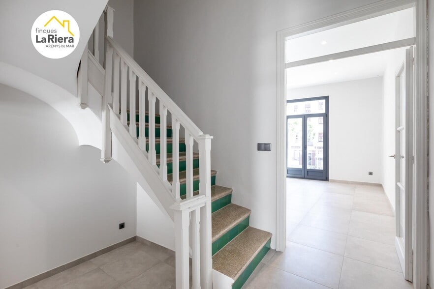 Edificio residencial en Arenys de Mar, Barcelona en venta - Foto del edificio - Imagen 2 de 13