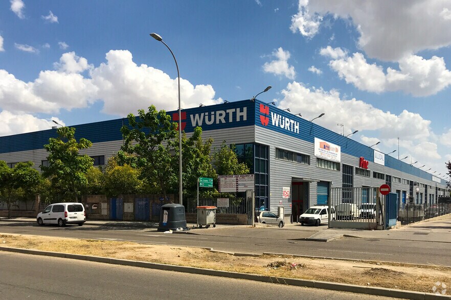 Calle de San Erasmo, 28, Madrid, Madrid en venta - Foto del edificio - Imagen 2 de 3