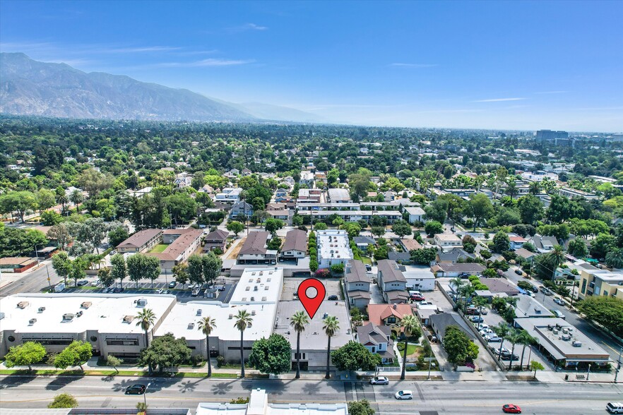 848 N Fair Oaks Ave, Pasadena, CA en venta - Foto del edificio - Imagen 3 de 5