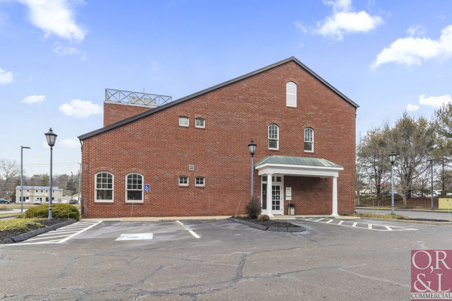 61 N Main St, Branford, CT en venta - Foto del edificio - Imagen 3 de 5