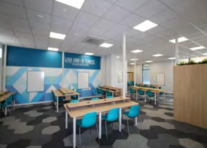 Sury Basin, Kingston Upon Thames, LND KT2 5NZ - Unidad 1 - - Foto del interior - Image 1 of 3