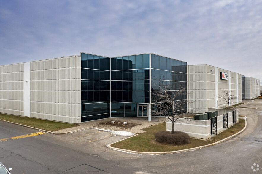 815 Intermodal Dr, Brampton, ON en alquiler - Foto del edificio - Imagen 2 de 6