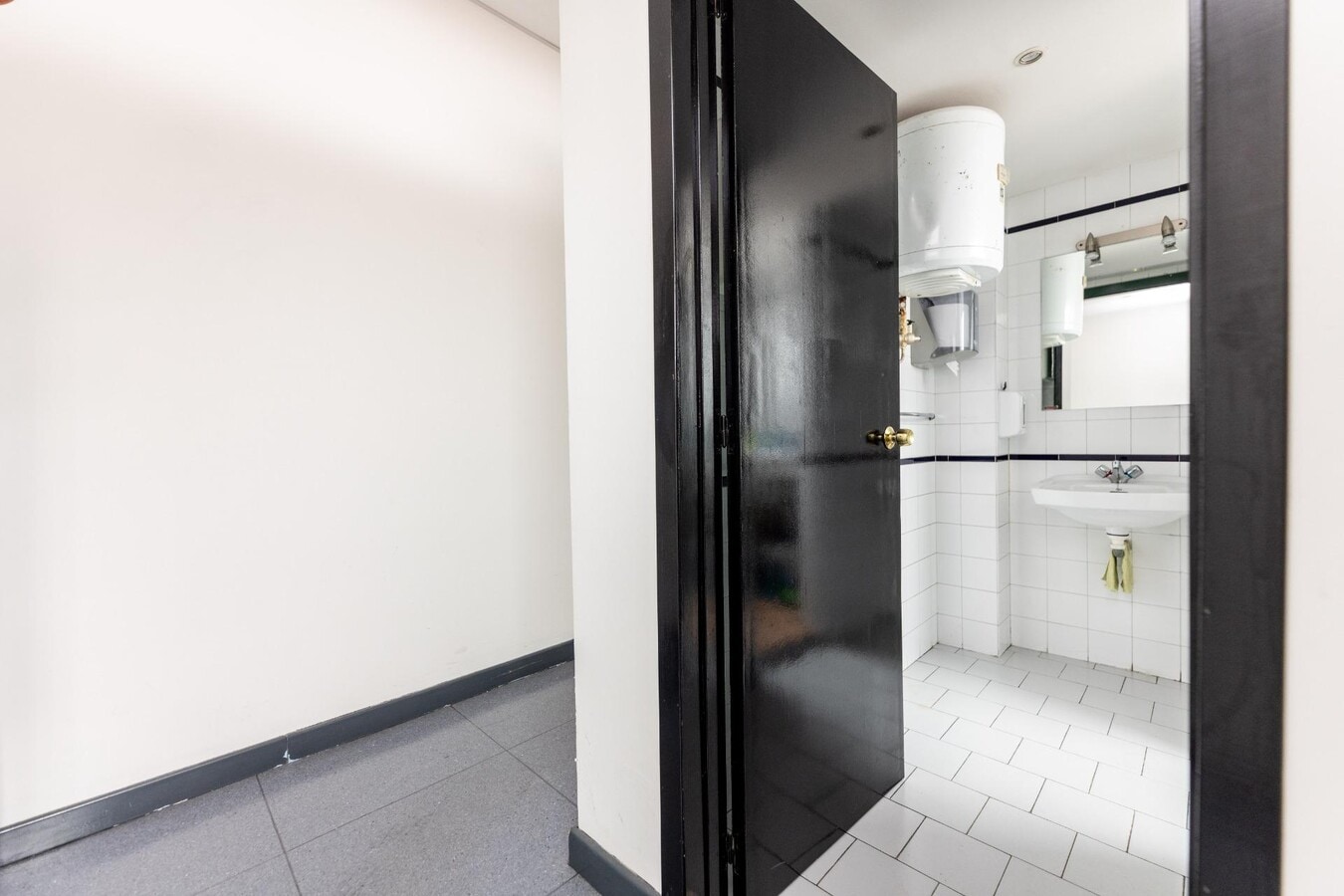 Madrid, MAD 28045 - Unidad Pt: 08 - - Foto del interior - Image 1 of 11