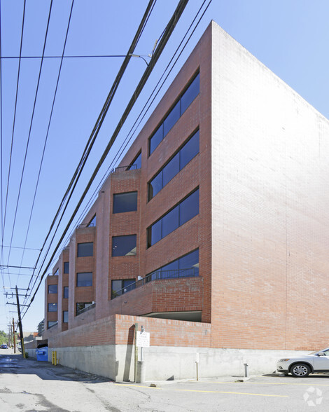 609 14th St NW, Calgary, AB en alquiler - Foto del edificio - Imagen 2 de 26