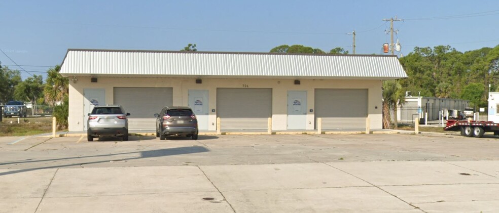 726 N Indiana Ave, Englewood, FL en alquiler - Foto del edificio - Imagen 1 de 2