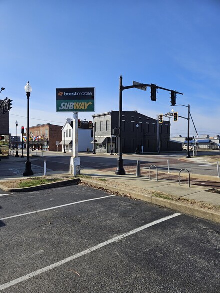 501 N Main St, Evansville, IN en alquiler - Foto del edificio - Imagen 2 de 10