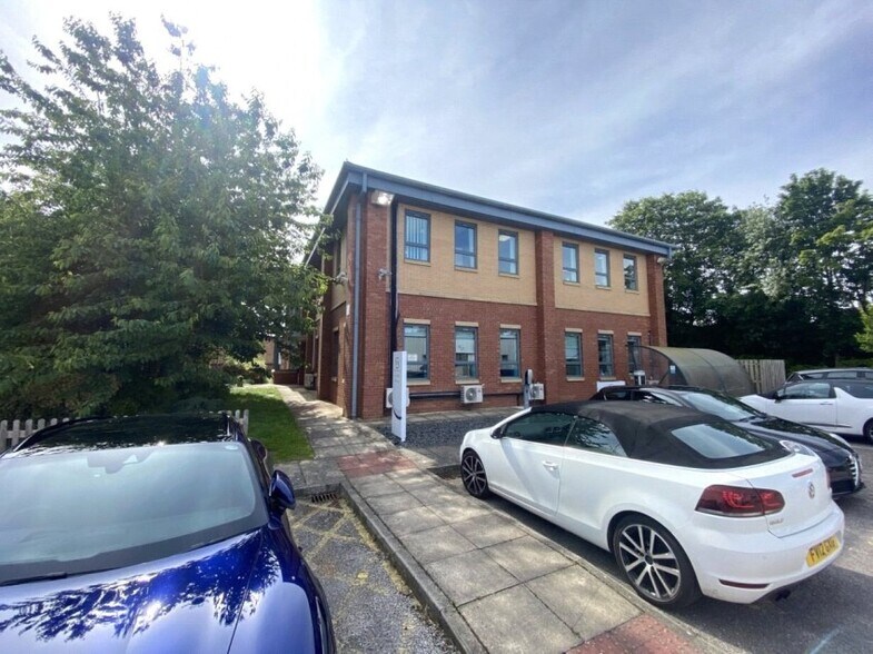 2 Sandbeck Ct, Wetherby en venta - Foto del edificio - Imagen 3 de 8