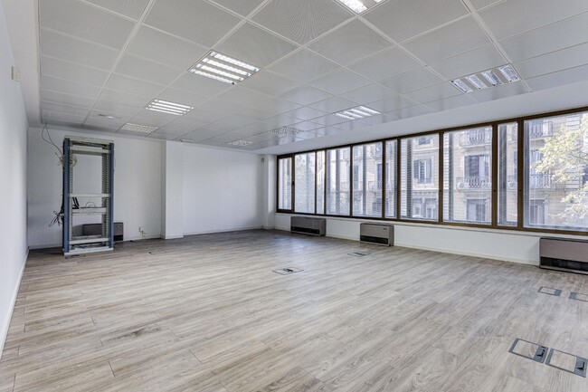 Más detalles de Carrer de Roger de Llúria, Barcelona - Oficina en alquiler