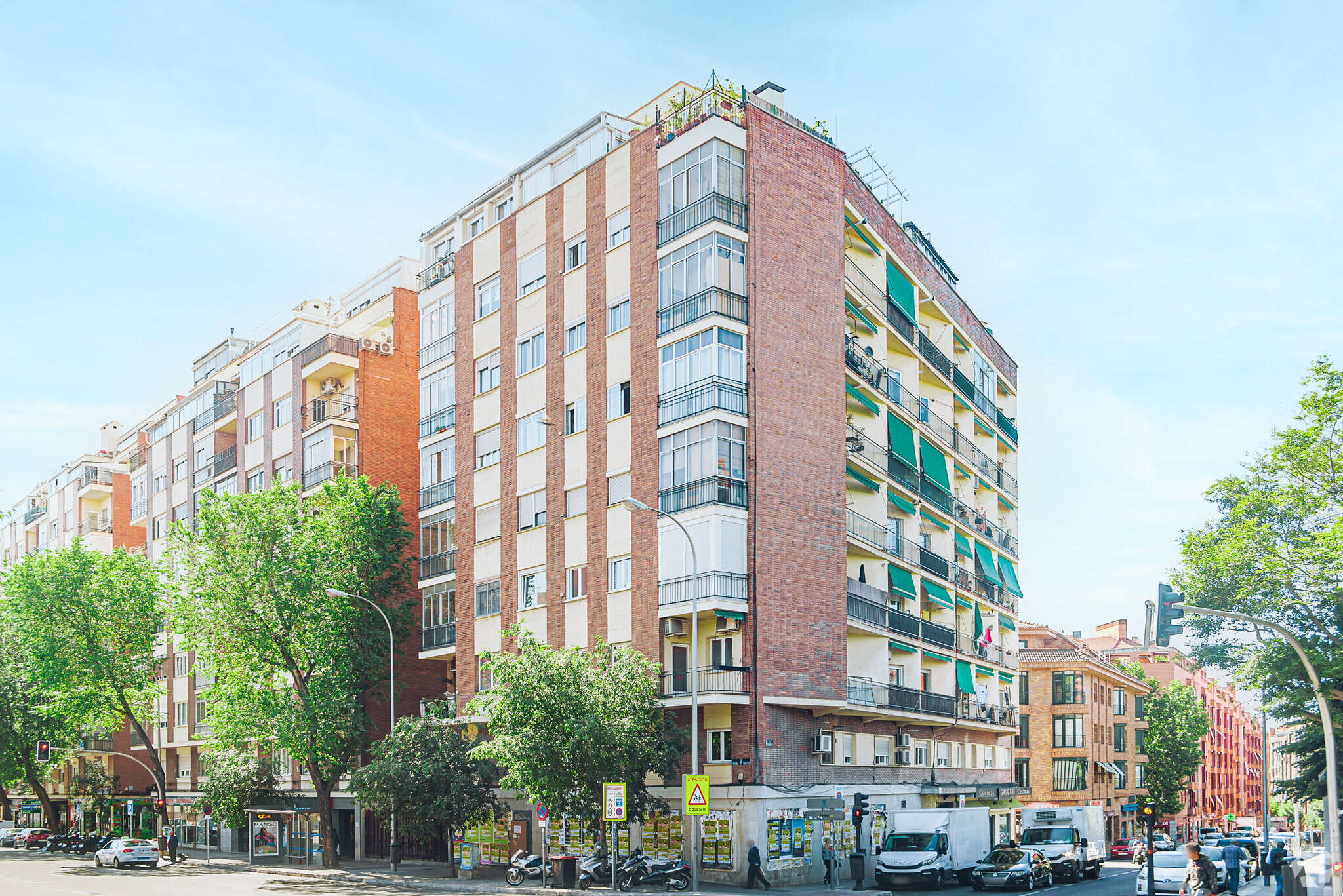 Edificios residenciales en Madrid, MAD en venta Foto principal- Imagen 1 de 3