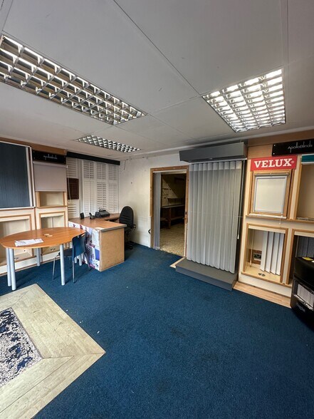 32-50 Kilbowie Rd, Clydebank en venta - Foto del edificio - Imagen 2 de 7