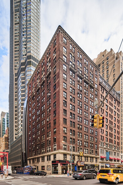 162 W 56th St, New York, NY en alquiler - Foto principal - Imagen 1 de 4