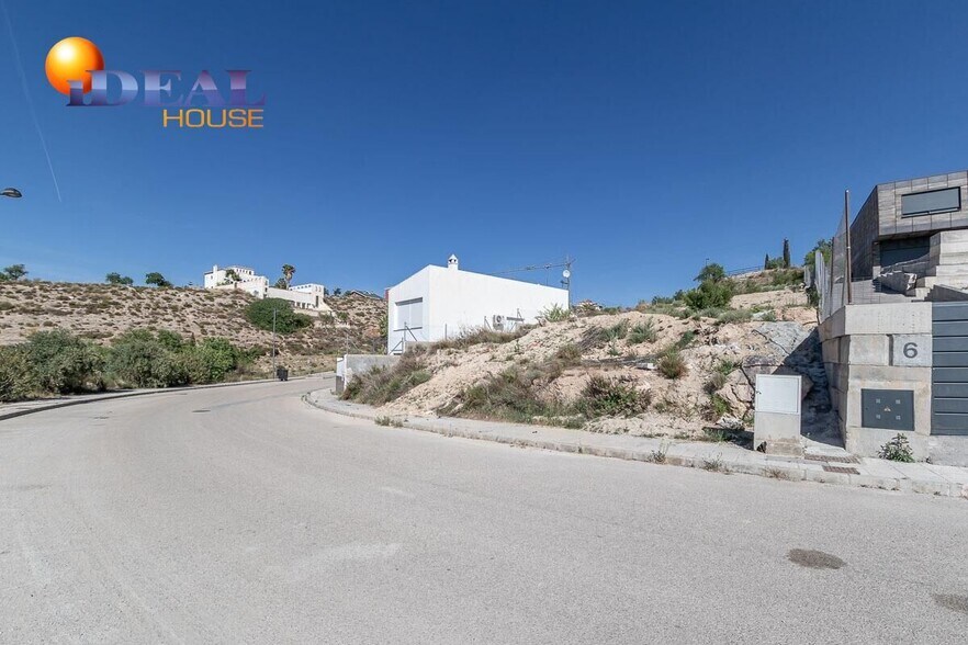 Terreno en La Zubia, Granada en venta - Foto del edificio - Imagen 3 de 7