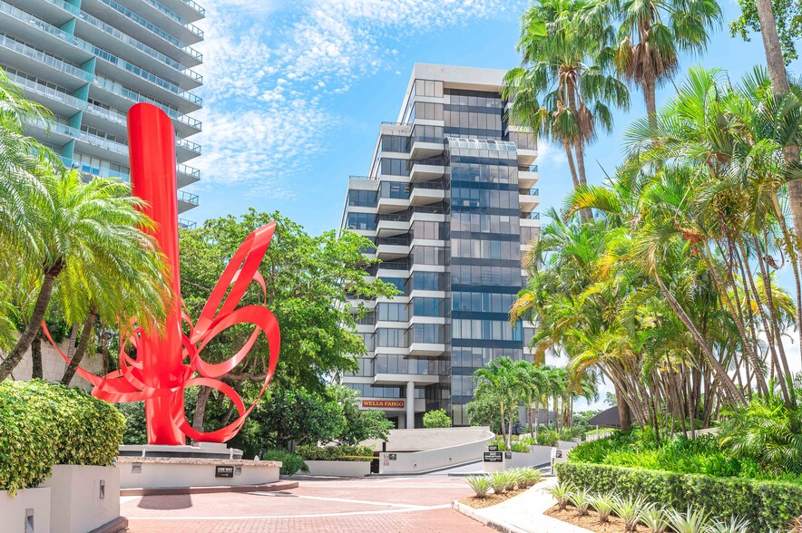 2665 S Bayshore Dr, Coconut Grove, FL en alquiler - Foto del edificio - Imagen 1 de 1