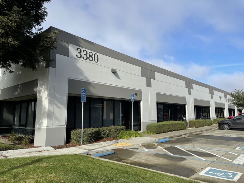 3380 Industrial Blvd, West Sacramento, CA en alquiler - Foto del edificio - Imagen 1 de 3