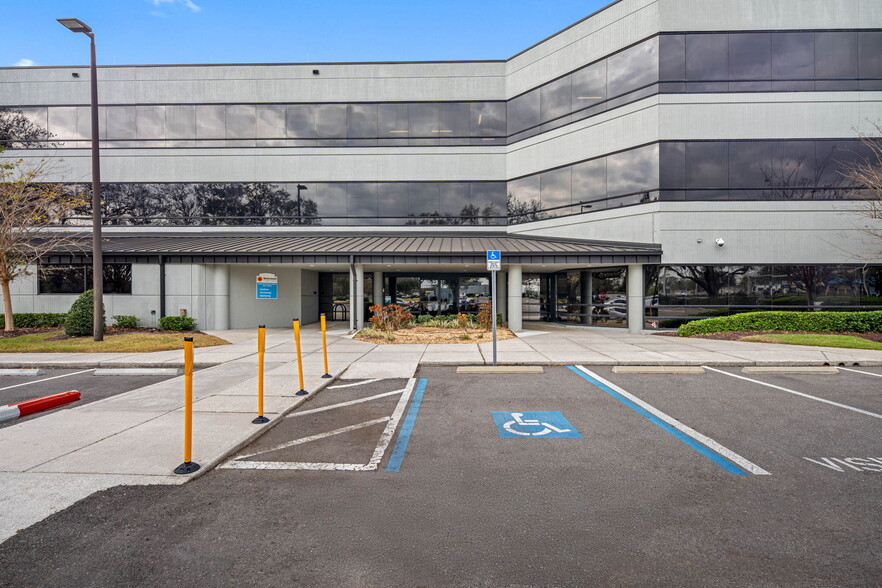 6801 E Hillsborough Ave, Tampa, FL en venta - Foto del edificio - Imagen 1 de 126