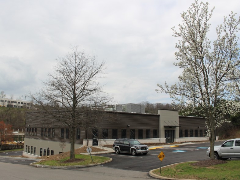 200 Business Center Dr, Pittsburgh, PA en alquiler - Foto del edificio - Imagen 2 de 4