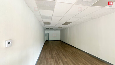 20812 Ventura Blvd, Woodland Hills, CA en alquiler Foto del interior- Imagen 1 de 2