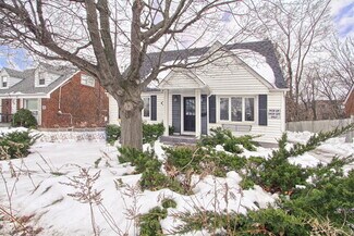 Más detalles de 187 Finch Ave W, Toronto, ON - Oficina en venta