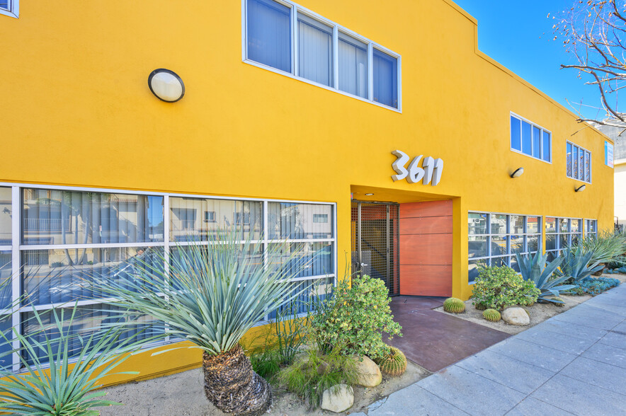 3611 Motor Ave, Los Angeles, CA en venta - Foto del edificio - Imagen 1 de 29