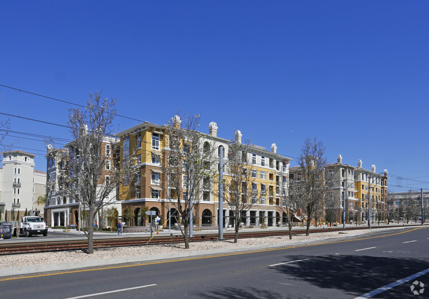 181 E Tasman Dr, San Jose, CA en alquiler - Foto del edificio - Imagen 2 de 22