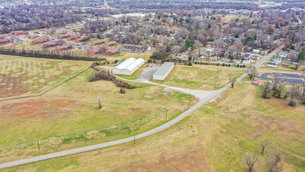 154 Pardue Ln, Hopkinsville, KY en venta - Foto del edificio - Imagen 2 de 5