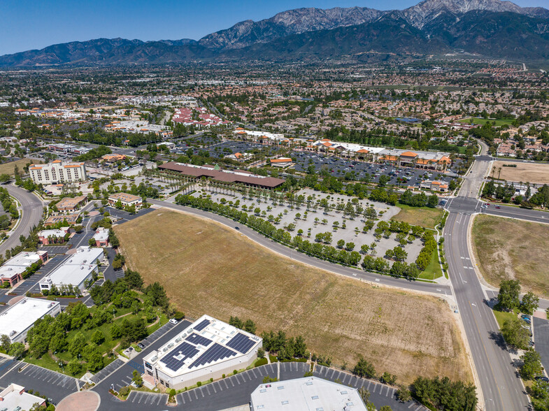 Eucalyptus St, Rancho Cucamonga, CA en venta - Foto del edificio - Imagen 2 de 6