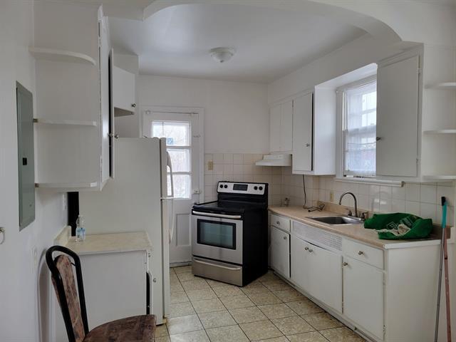 4605 Av Saint-Kévin, Montréal, QC en venta - Foto del interior - Imagen 2 de 16