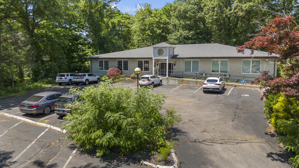 887 Main St, Monroe, CT en venta - Foto del edificio - Imagen 2 de 38