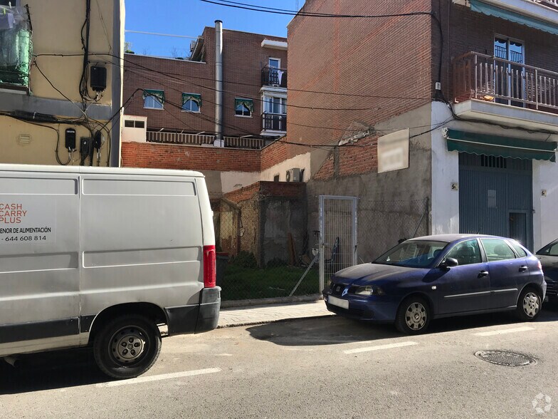 Calle de la Sierra de Segura, 10, Madrid, Madrid en venta - Foto del edificio - Imagen 2 de 2