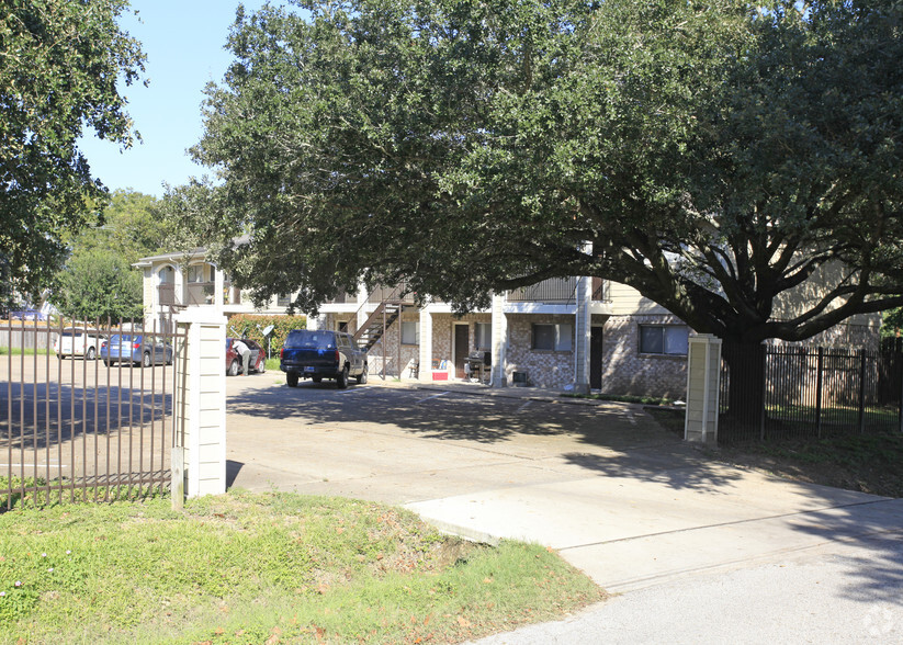 404 W Coombs St, Alvin, TX en venta - Foto del edificio - Imagen 2 de 2