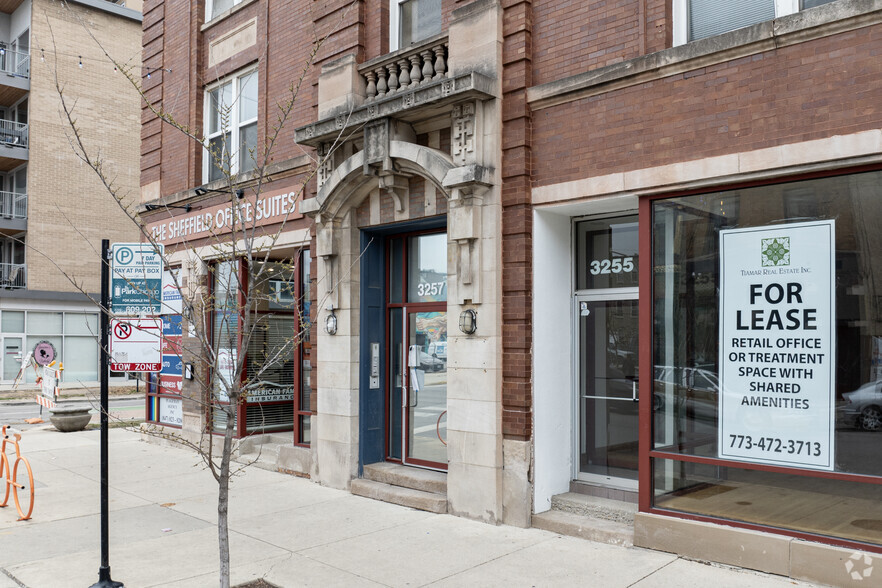 3255-3257 N Sheffield Ave, Chicago, IL en alquiler - Foto del edificio - Imagen 3 de 5