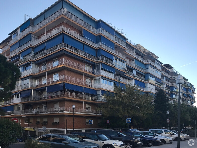 Calle Montecarlo, 1, Móstoles, Madrid en venta - Foto del edificio - Imagen 2 de 2