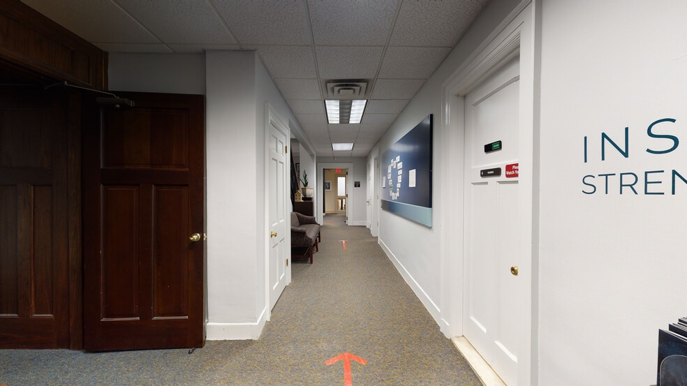 330 S Greene St, Greensboro, NC en venta - Matterport 3D Scan - Imagen 3 de 18