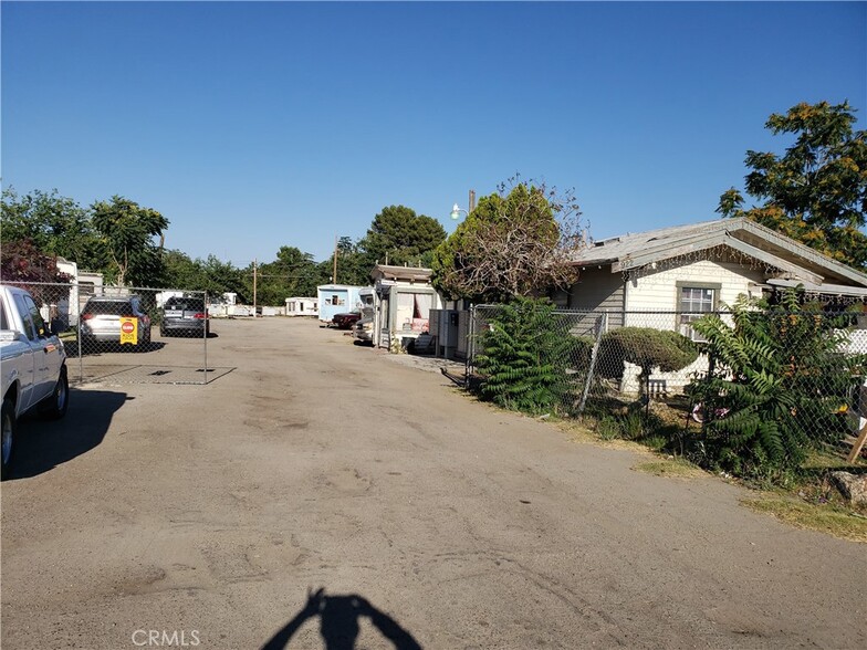 922 S Union Ave, Bakersfield, CA en venta - Foto del edificio - Imagen 2 de 7