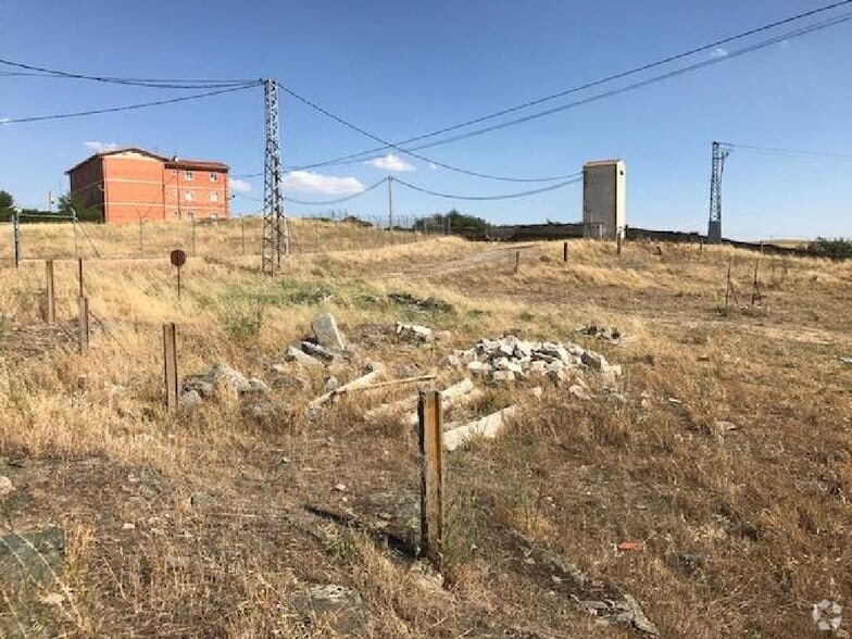 Calle Mayor, 61, Santa María la Real de Nieva, Segovia en venta - Foto del edificio - Imagen 2 de 5