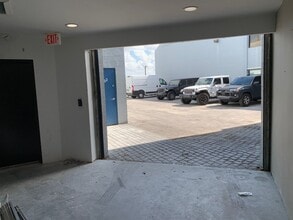 14200-14238 SW 136th St, Miami, FL en alquiler Foto del interior- Imagen 2 de 6