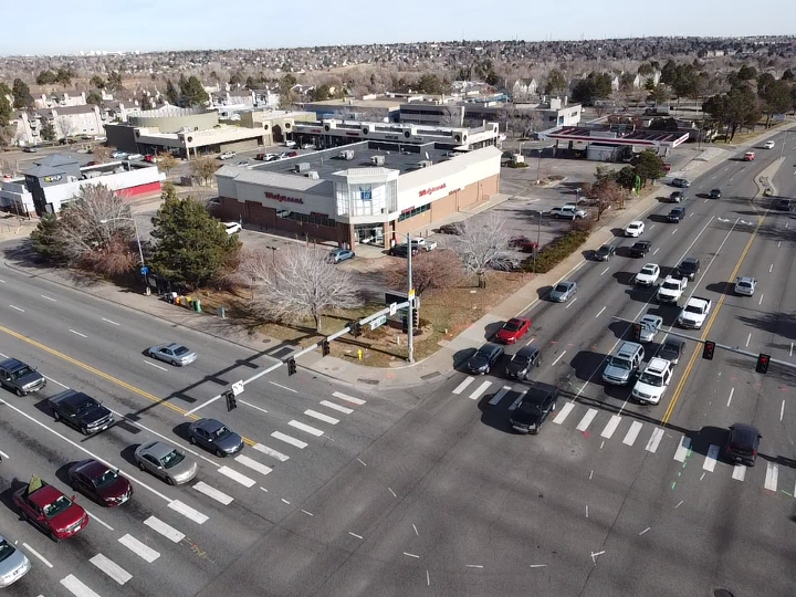 15301 E Iliff Ave, Aurora, CO en alquiler - Foto del edificio - Imagen 1 de 11