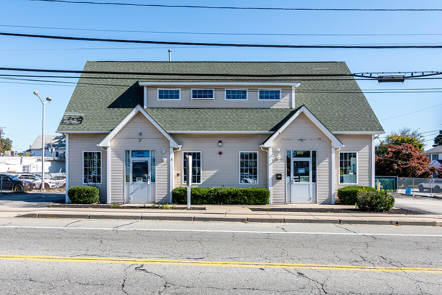 653 Killingly St, Johnston, RI en venta - Foto del edificio - Imagen 2 de 29