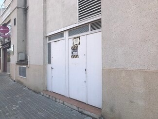 Más detalles de Avenida Ilustración, 106, Velilla de San Antonio - Edificio residencial​ en venta