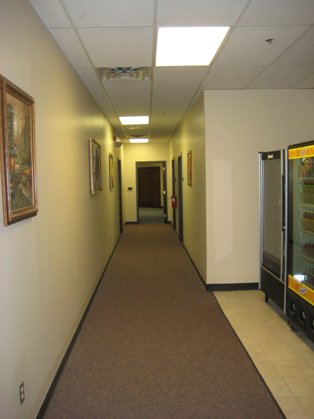 370 Campus Dr, Somerset, NJ en alquiler - Foto del interior - Imagen 3 de 12