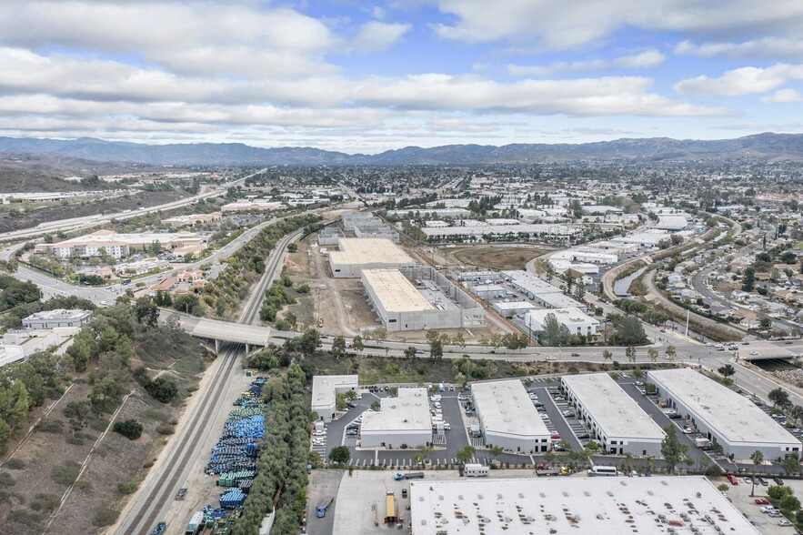 2408 Hook Dr, Simi Valley, CA en venta - Foto del edificio - Imagen 3 de 5