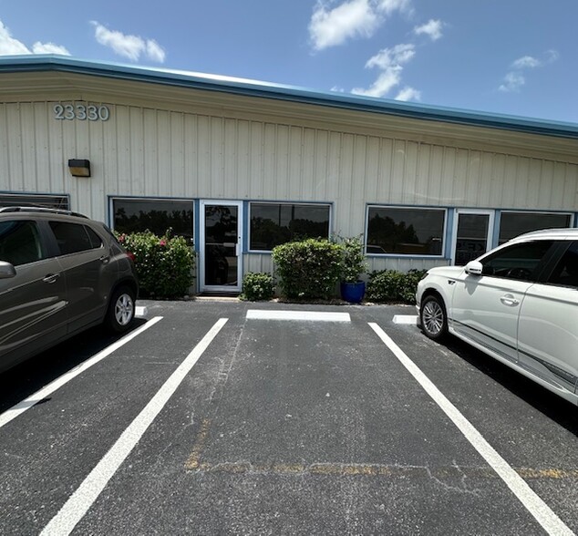 23330 Harborview Rd, Port Charlotte, FL en venta - Foto del edificio - Imagen 2 de 63