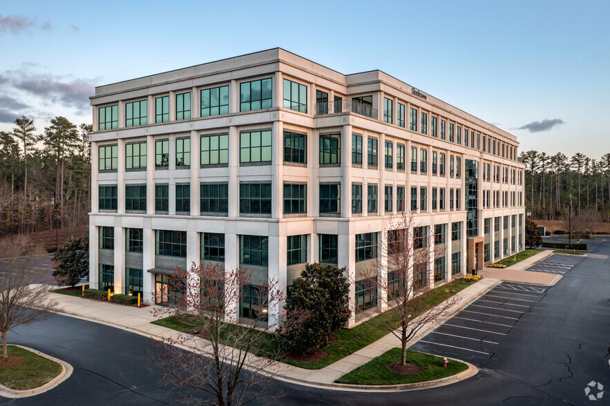 8045 Arco Corporate Dr, Raleigh, NC en alquiler - Foto del edificio - Imagen 3 de 25