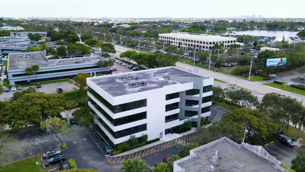 3511 W Commercial Blvd, Fort Lauderdale, FL en alquiler - Vídeo de anuncio comercial - Imagen 2 de 12