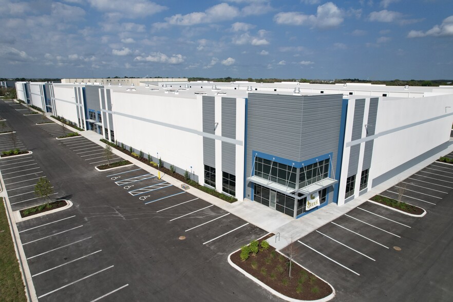 3205 St. Johns Pky, Sanford, FL en alquiler - Foto del edificio - Imagen 1 de 6