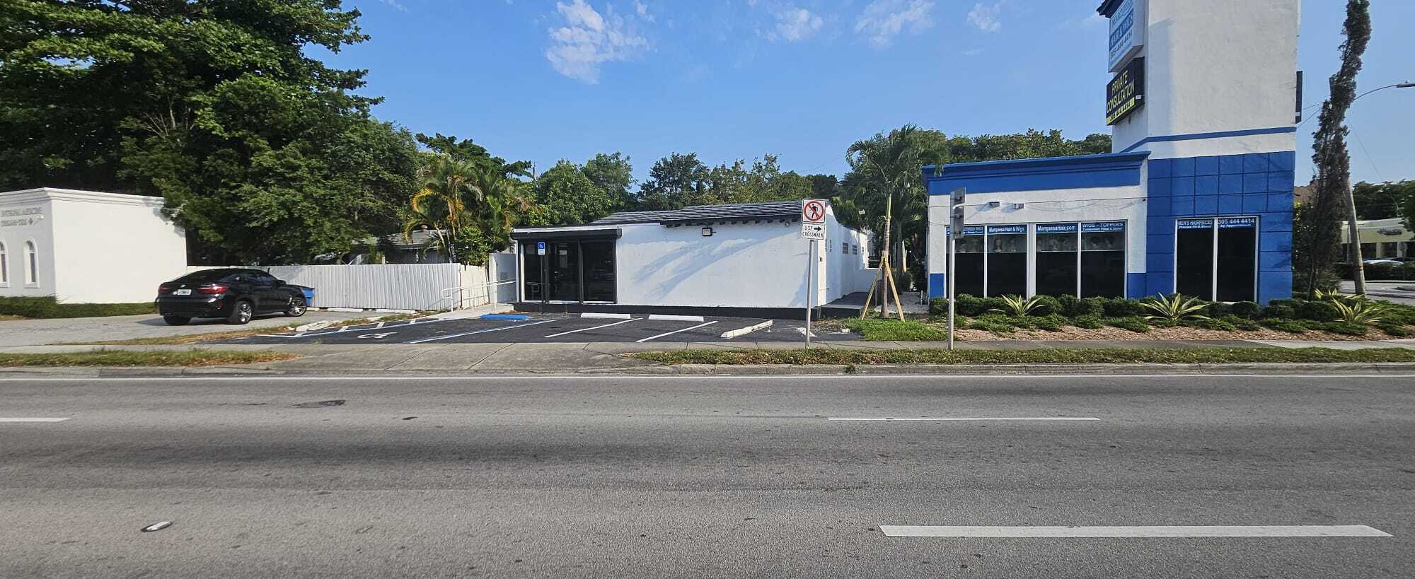 2550 S Dixie Hwy, Coconut Grove, FL en alquiler Foto del edificio- Imagen 1 de 17