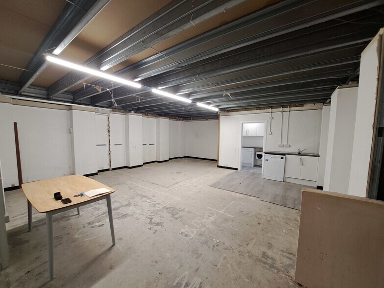 315 Drakemire Dr, Glasgow en alquiler - Foto del edificio - Imagen 3 de 7